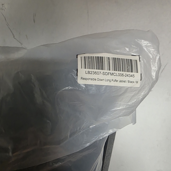 Quince SEALED! NWT! Responsible Down Long Puffer Jacket in Black. Sz Md. R2S!! - Picture 13 of 16